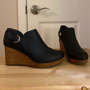 NWOT dr scholls wedge booties